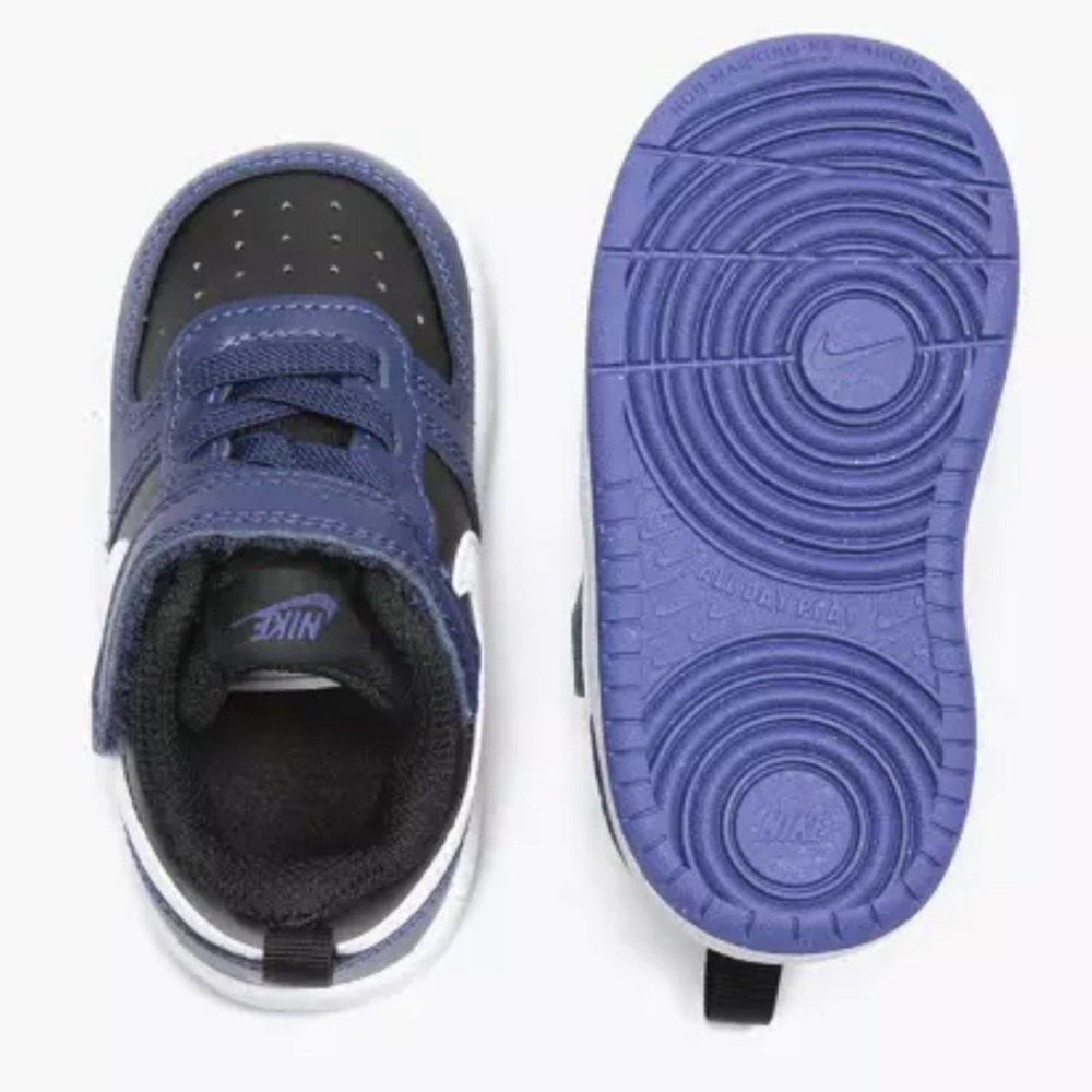 Navy blue Nikes 5C like new !